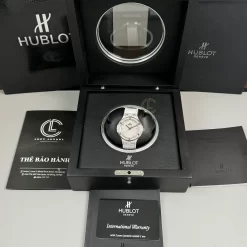 Đồng hồ Hublot Classic Fusion Diamonds Moissanite Pave 38mm Dial Wthie Replica 1:1-Top Quality Version