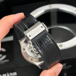 Đồng hồ Hublot Classic Fusion Diamonds Moissanite Pave 42mm Dial Black Replica 1:1-Top Quality Version