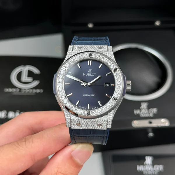 Đồng hồ Hublot Classic Fusion Diamonds Titanium 42mm Dial Blue Replica 1:1-Top Quality Version