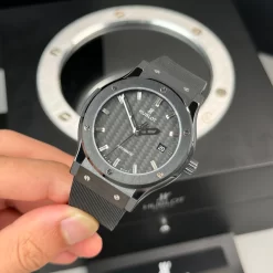 Đồng hồ Hublot Classic Fusion Ceramic Black 42mm Dial Carbon Replica 1:1 – Top Quality Version