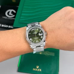 Đồng Hồ Rolex Day Date 40mm 180gram Sliver Ice Blue Dial 228239 Replica 1:1 – Top Quality Version