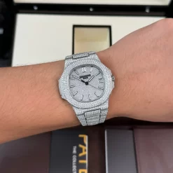 Đồng Hồ Patek Philippe Nautilus 5711 Full Diamond Replica 1:1 – Top Quality Version