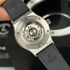 Đồng hồ Hublot Classic Fusion Full Diamonds Moissanite Pave 42mm Replica 1:1-Top Quality Version