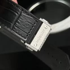 Đồng hồ Hublot Classic Fusion Full Diamonds Moissanite Pave 42mm Dial Black Replica 1:1-Top Quality Version