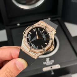 Đồng Hồ Hublot Classic Fusion Orlinski King Gold Alternative Pave 40mm Replica 1:1 – Top Quality Version