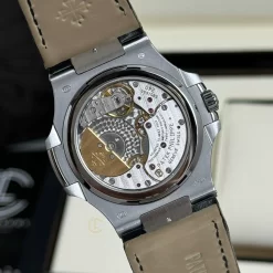 Đồng hồ Patek Philippe Nautilus 5722G-001 40mm Moissanite Dial Blue Replica 1:1 – Top Quality Version