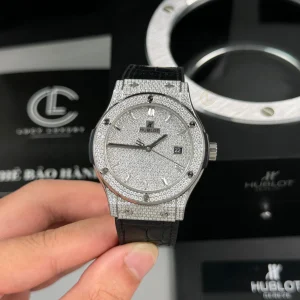 Đồng hồ Hublot Classic Fusion Full Diamonds Moissanite Pave 42mm Replica 1:1-Top Quality Version