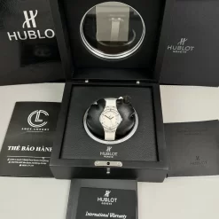 Đồng hồ Hublot Classic Fusion Diamonds Moissanite Pave 33mm Dial Wthie Replica 1:1-Top Quality Version