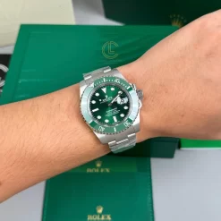 Đồng Hồ Rolex Submariner Date Hulk 40mm 116610LV Cal.3135 Replica 1:1 – Top Quality Version