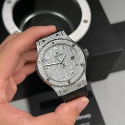 Đồng hồ Hublot Classic Fusion Full Diamonds Moissanite Pave 42mm Replica 1:1-Top Quality Version