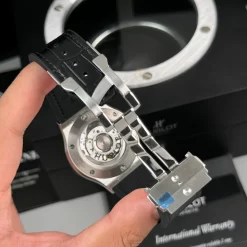 Đồng hồ Hublot Classic Fusion Diamonds Moissanite Pave 42mm Dial Black Replica 1:1-Top Quality Version