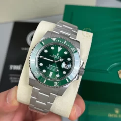 Đồng Hồ Rolex Submariner Date Hulk 40mm 116610LV Cal.3135 Replica 1:1 – Top Quality Version