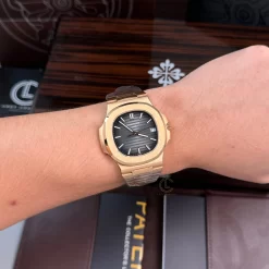Đồng Hồ Patek Philippe Nautilus 5711/1R-001 Gray Dial Rose Gold – Top Quality