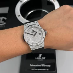Đồng hồ Hublot Classic Fusion Full Diamonds Moissanite Pave 42mm Replica 1:1-Top Quality Version