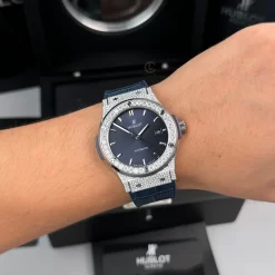 Đồng hồ Hublot Classic Fusion Diamonds Titanium 42mm Dial Blue Replica 1:1-Top Quality Version