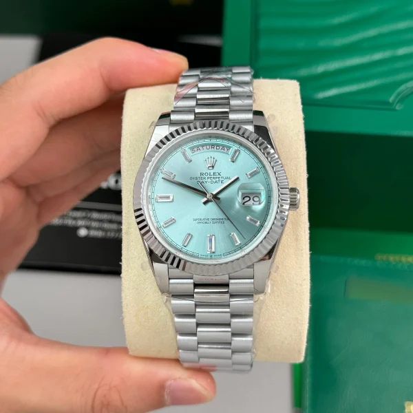 Đồng Hồ Rolex Day Date 40mm Sliver Dial 228239 Replica 1:1 – Top Quality Version