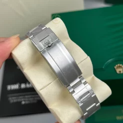 Đồng Hồ Rolex Submariner Date Hulk 40mm 116610LV Cal.3135 Replica 1:1 – Top Quality Version