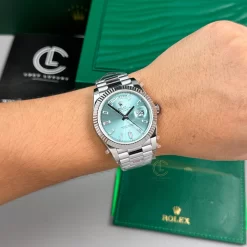 Đồng Hồ Rolex Day Date 40mm Sliver Dial 228239 Replica 1:1 – Top Quality Version