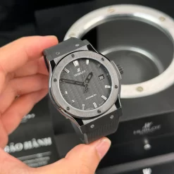 Đồng hồ Hublot Classic Fusion Ceramic Black 42mm Dial Carbon Replica 1:1 – Top Quality Version
