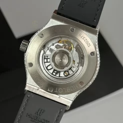 Đồng hồ Hublot Classic Fusion Full Diamonds Moissanite Pave 42mm Dial Black Replica 1:1-Top Quality Version