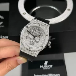 Đồng hồ Hublot Classic Fusion Full Diamonds Moissanite Pave 42mm Dial Black Replica 1:1-Top Quality Version