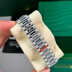 Đồng Hồ Rolex Day Date 40mm 180gram Sliver Ice Blue Dial 228239 Replica 1:1 – Top Quality Version