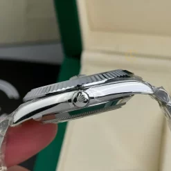 Đồng Hồ Rolex Day Date 40mm 180gram Sliver Ice Blue Dial 228239 Replica 1:1 – Top Quality Version