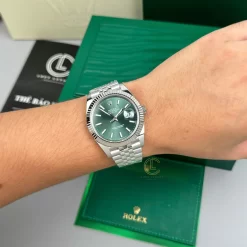 Đồng Hồ Rolex Datejust 41mm Min Green Dial 126334 Replica 1:1 – Top Quality Version
