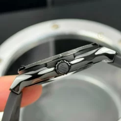 Đồng hồ Hublot Classic Fusion Ceramic Black 42mm Dial Carbon JJZ Base Replica 1:1 – Top Quality Version