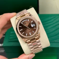 Đồng hồ Rolex Day Date 228235 Chocolate Dial 40mmm Everose Gold Replica 1:1 – Top Quality Version