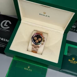 Đồng Hồ Rolex Cosmograph Daytona 116595RBOW 40mm Black Dial Rose Gold Replica 1:1 – Top Quality Version