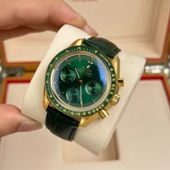 Đồng Hồ Omega Speedmaster Moonwatch 310.60.42.50.10.001 42mm Green Dial Yellow Gold Replica 1:1 – Top Quality Version
