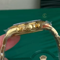 Rolex Cosmograph Daytona 116505 40mm Black Dial BT.4130 Yellow Gold Replica 1:1 – Top Quality Version