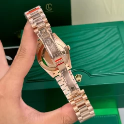 Đồng hồ Rolex Day Date 228235 Chocolate Dial 40mmm Everose Gold Replica 1:1 – Top Quality Version