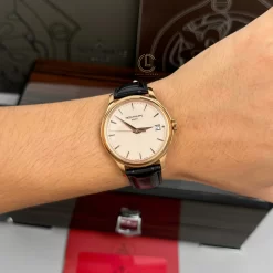 Đồng Hồ Patek Philippe Calatrava 5227R-001 39mm White Dial Rose Gold Replica 1:1 – Top Quality Version