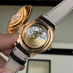 Đồng Hồ Patek Philippe Calatrava 5227R-001 39mm White Dial Rose Gold Replica 1:1 – Top Quality Version