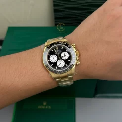 Rolex Cosmograph Daytona 116505 40mm Black Dial BT.4130 Yellow Gold Replica 1:1 – Top Quality Version