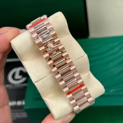 Đồng hồ Rolex Day Date 228235 Chocolate Dial 40mmm Everose Gold Replica 1:1 – Top Quality Version