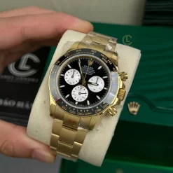 Rolex Cosmograph Daytona 116505 40mm Black Dial BT.4130 Yellow Gold Replica 1:1 – Top Quality Version