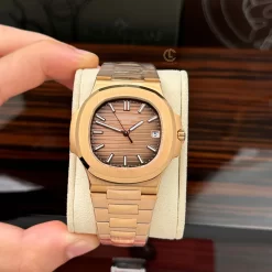Đồng Hồ Patek Philippe Nautilus 5711/1R-001 40mm Chocolate Dial Rose Gold Replica 1:1 – Top Quality Version