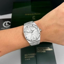 Đồng hồ Audemars Piguet Royal Oak Frosted Gold 41mm Silver Dial Steel Replica 1:1 – Top Quality Version