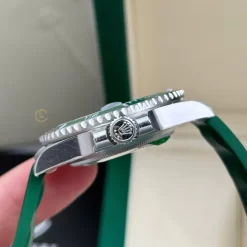 Đồng Hồ Rolex Submariner Date Hulk 116610LV 40mm Rubber Steel Replica 1:1 – Top Quality Version