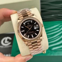 Rolex Day-Date 228235- 0045 mặt số Eisenkiesel Rose Gold Replica 1:1 – Top Quality Version