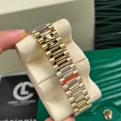 Đồng hồ Rolex Day-Date M228238-0004 40mm Black Dial Yellow Gold Replica 1:1 – Top Quality Version