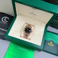 Rolex Day-Date 228235- 0045 mặt số Eisenkiesel Rose Gold Replica 1:1 – Top Quality Version