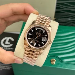 Rolex Day-Date 228235- 0045 mặt số Eisenkiesel Rose Gold Replica 1:1 – Top Quality Version