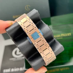 Đồng Hồ Audemars Piguet Royal Oak “Jumbo” Extra-Thin 15207OR.OO.1240OR.01 39mm Black Dial Rose Gold Replica 1:1 – Top Quality Version