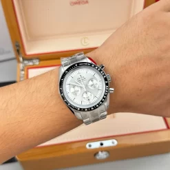 Đồng Hồ Omega Speedmaster Moon Watch 310.30.42.50.04.001 42mm White Dial Replica 1:1 – Top Quality Version