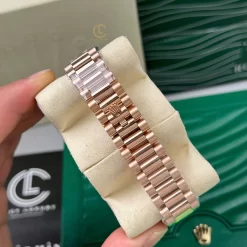 Đồng Hồ Rolex Everose Gold Day-Date 36mm 128235-0085 Rose Gold Replica 1:1 – Top Quality Version