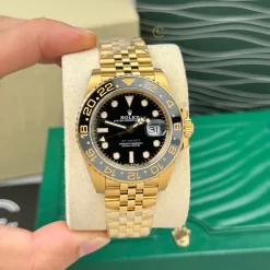 Đồng hồ Rolex GMT-Master II M126718GRNR-0001 40mm Black Dial Yellow Gold Replica 1:1 – Top Quality Version